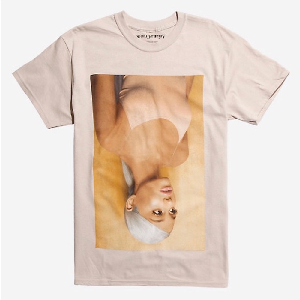 BRAND NEW Ariana Grande Sweetener tee - Picture 1 of 4